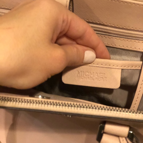 Michael kors purse - Picture 8 of 8